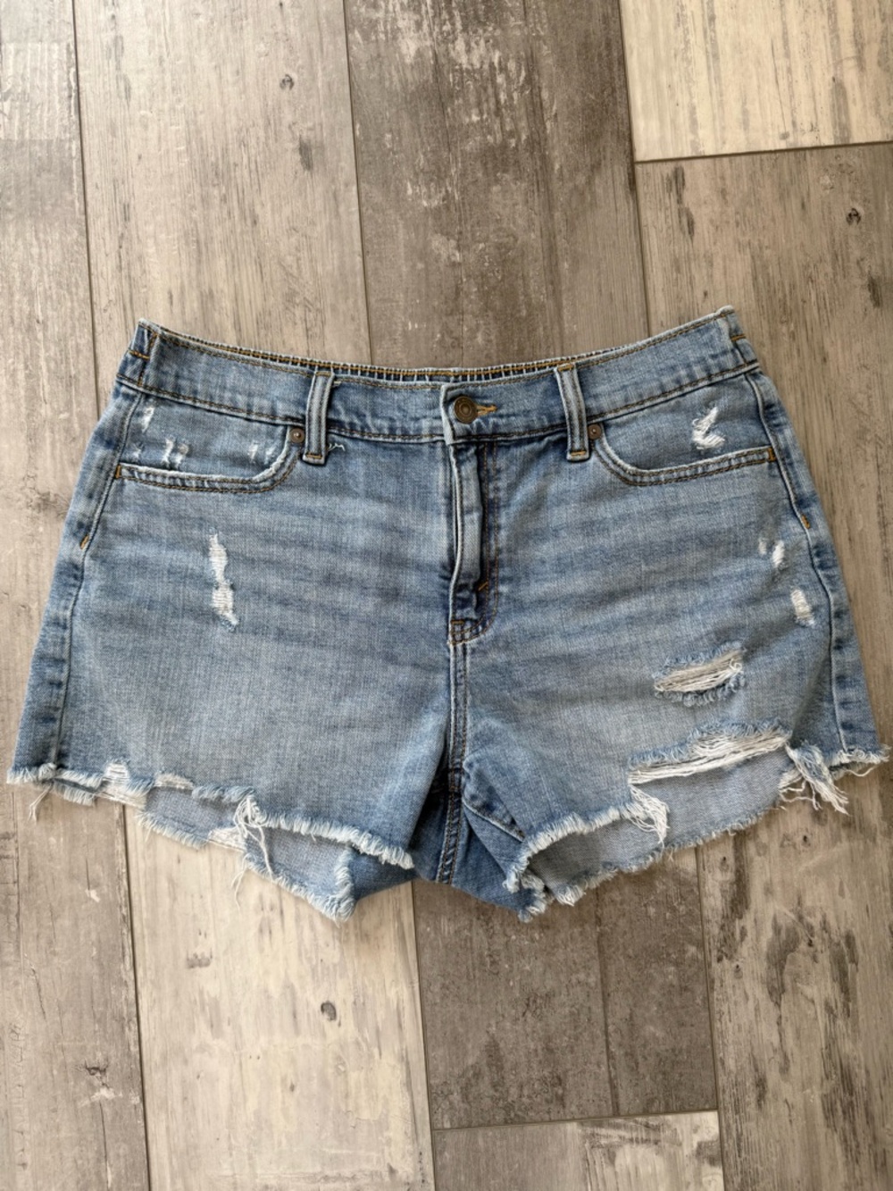 Aerie Distressed Denim Shorts Medium Light Wash Frayed Hem Elastic Back